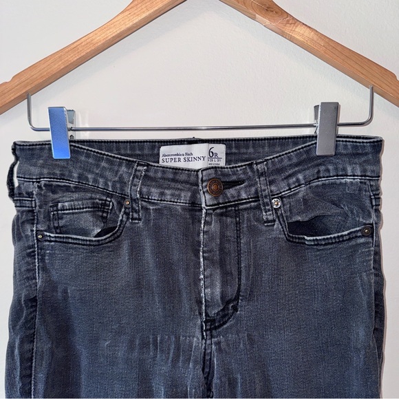 Abercrombie & Fitch Women’s US 6 Black Mid-Waisted Super Skinny Jeans - Picture 2 of 10